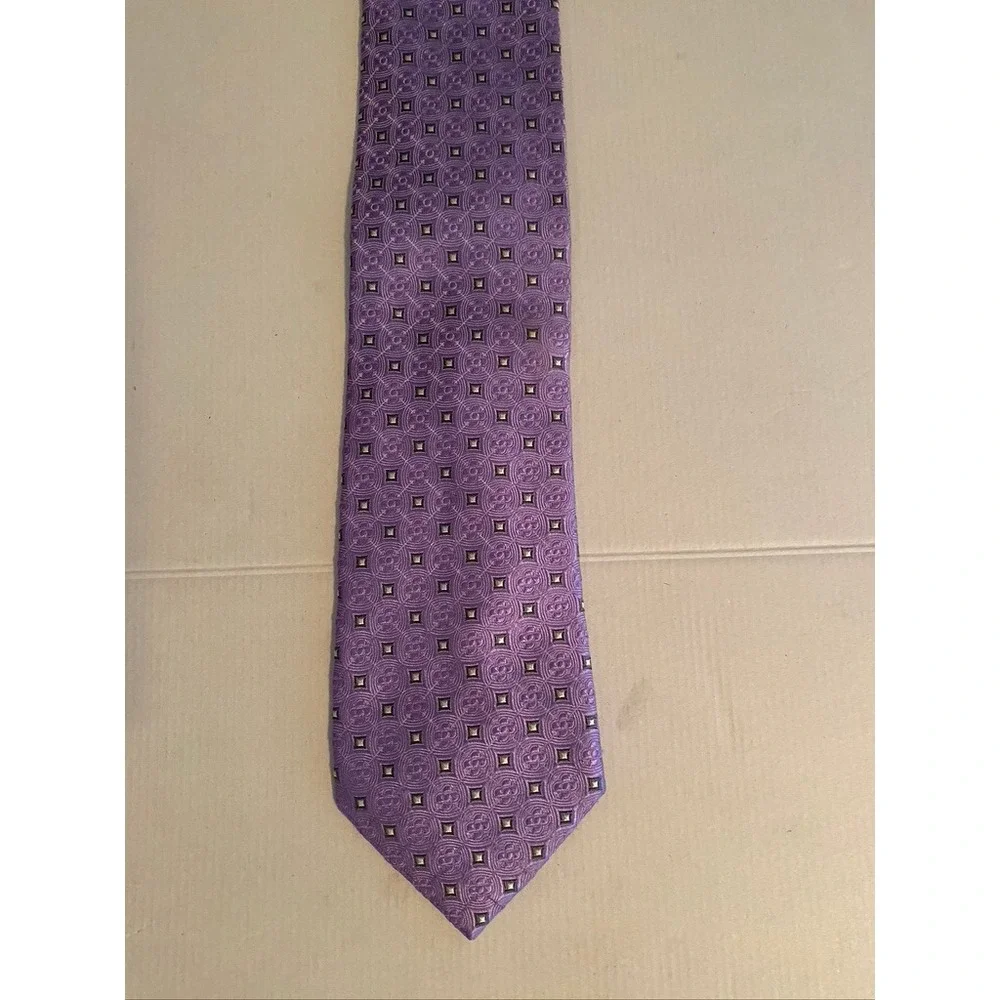Jos A Bank Signature Collection Purple Silk Geometric Medallion Men Necktie Tie